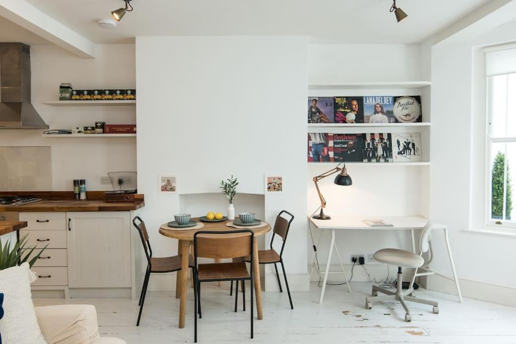 Charming 2-Bed Flat In The Heart Of Nottinghill - Steps From Portobello Rd Market And Nottinghill Bookshop Apartamento Londres Exterior foto